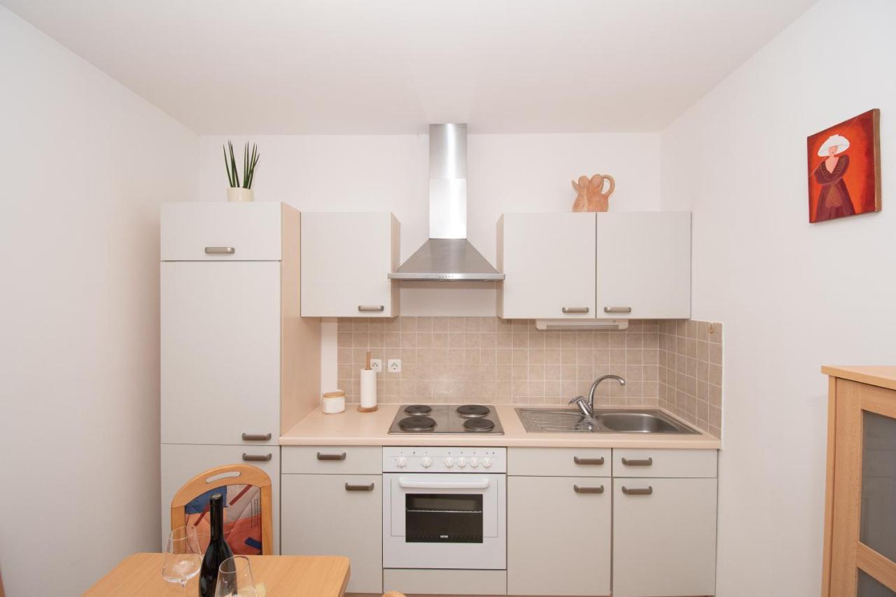 Apartamento Frankie Piran Exterior foto