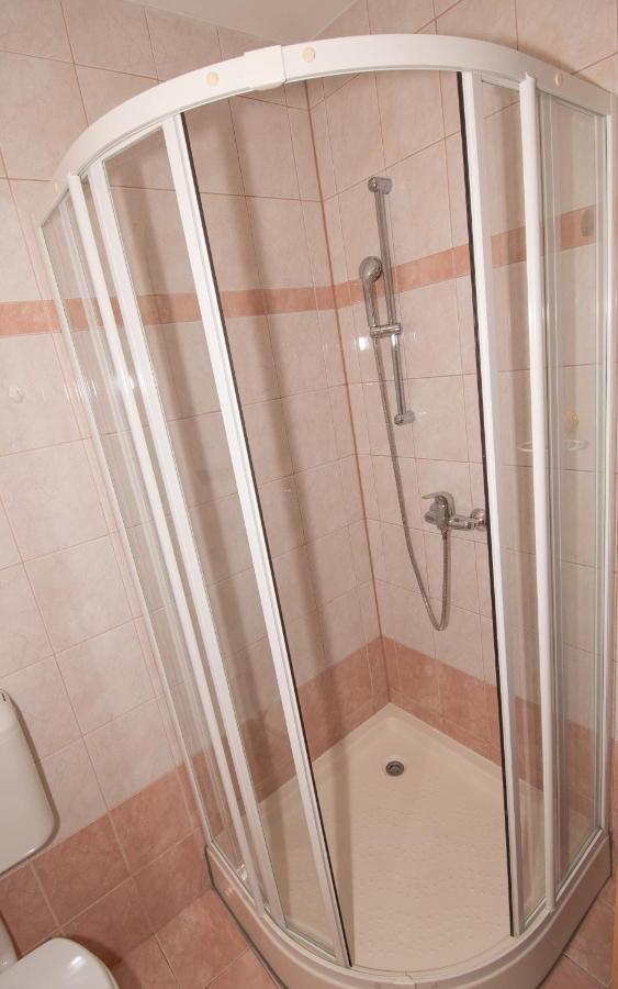Apartamento Frankie Piran Exterior foto